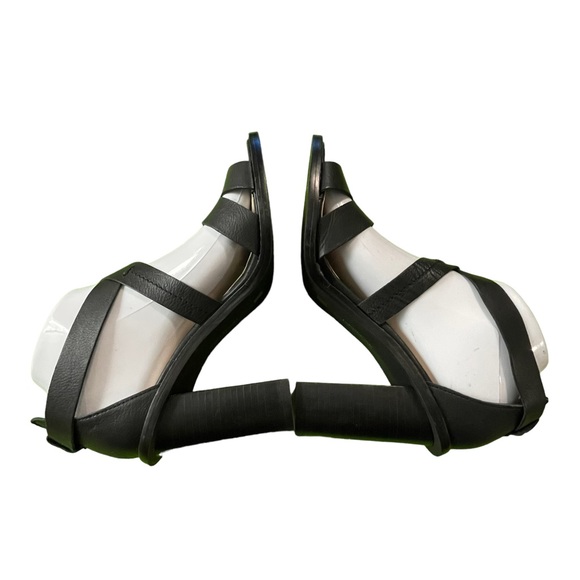 Tahari MADE heels Size 8.5 - Picture 6 of 13